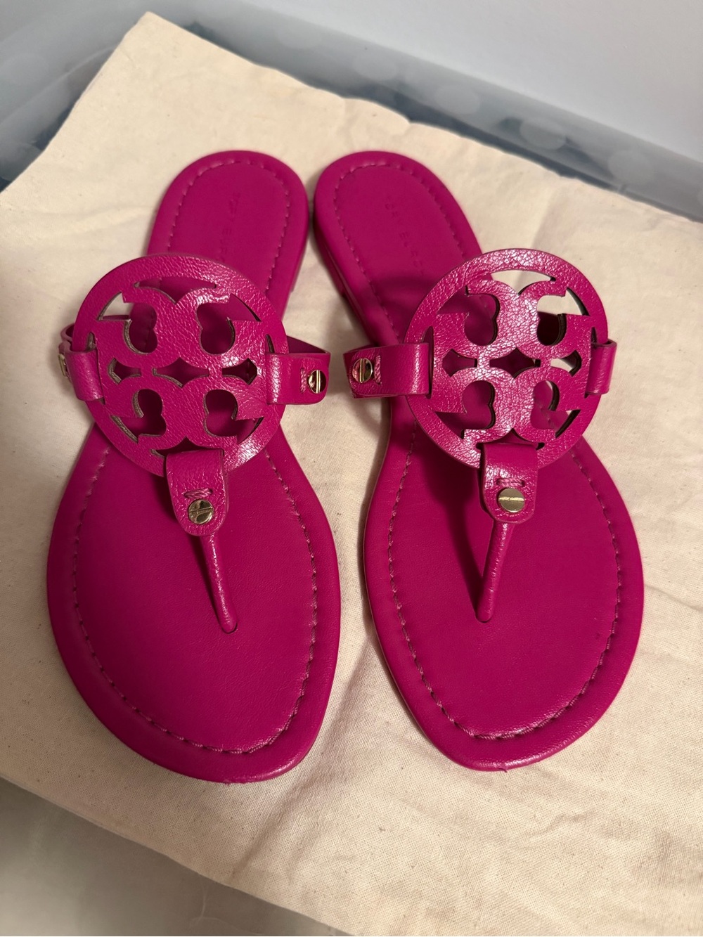 Women’s Magenta Leather Thong Sandals